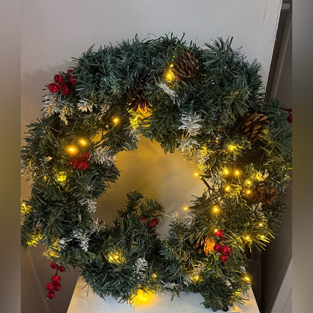 Christmas Wreath with lights and timer